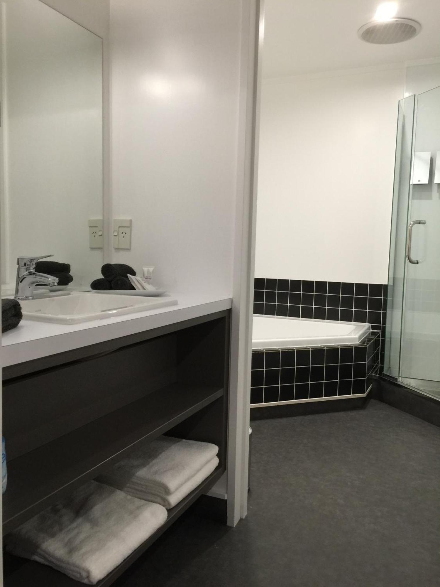 Asure Destiny On Fitzherbert Motel Palmerston North Room photo